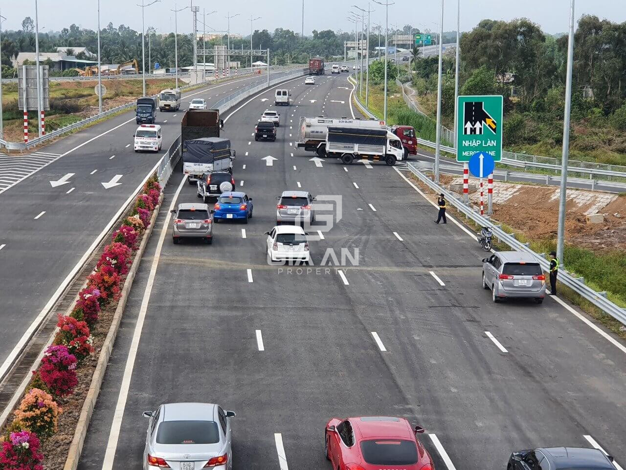 Đường Vành đai 4 TPHCM đem lại nhiều lợi ích về giao thông và lưu chuyển hàng hóa